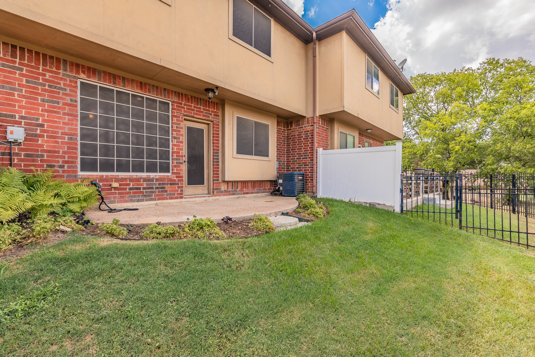 260 Corinna Court Hurst TX 76053