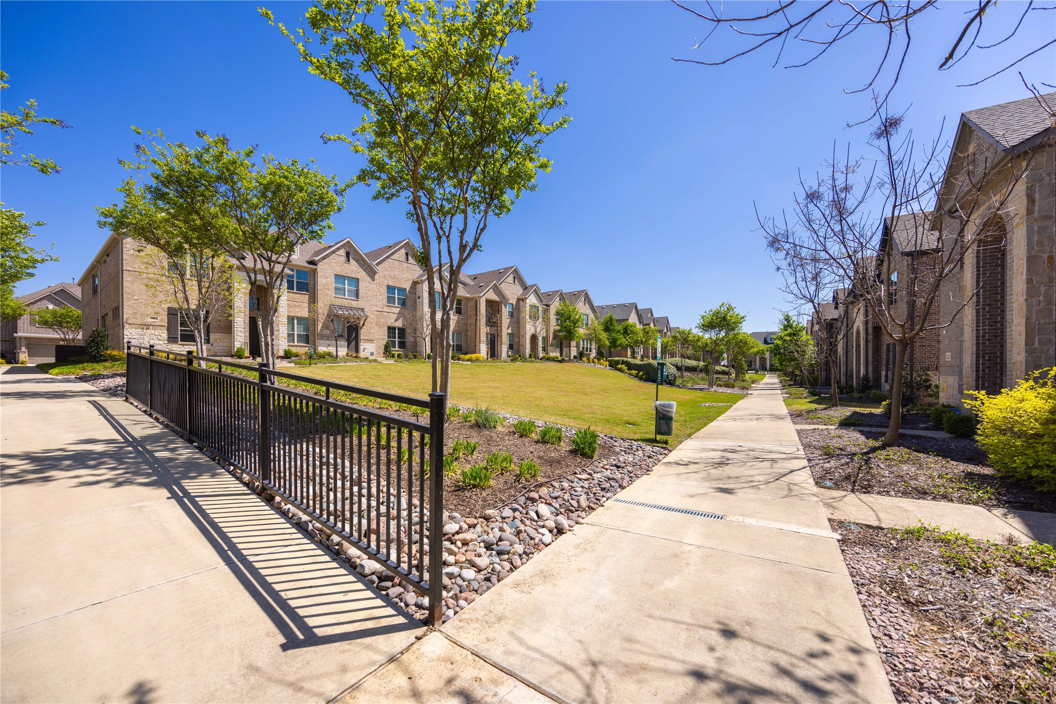 631 Cobblestone Lane Irving TX 75039