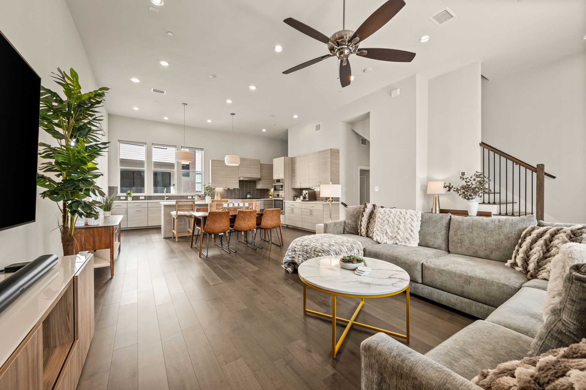 381 E Greenbriar Lane Dallas TX 75203