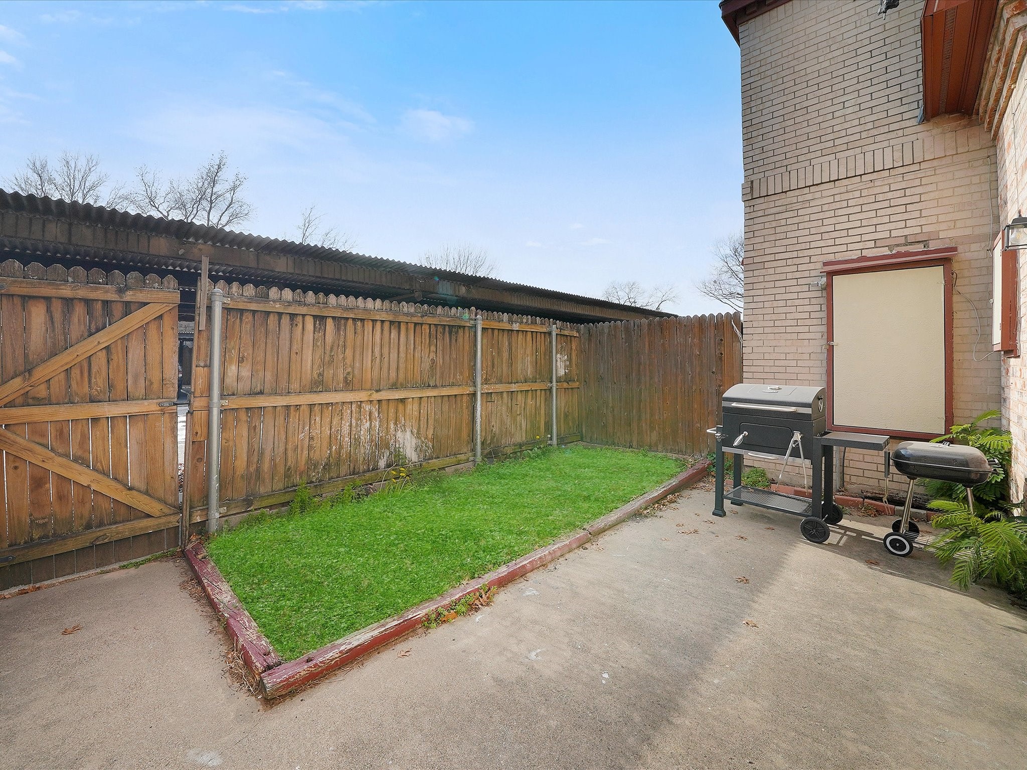 1819 E Grauwyler Road Irving TX 75061
