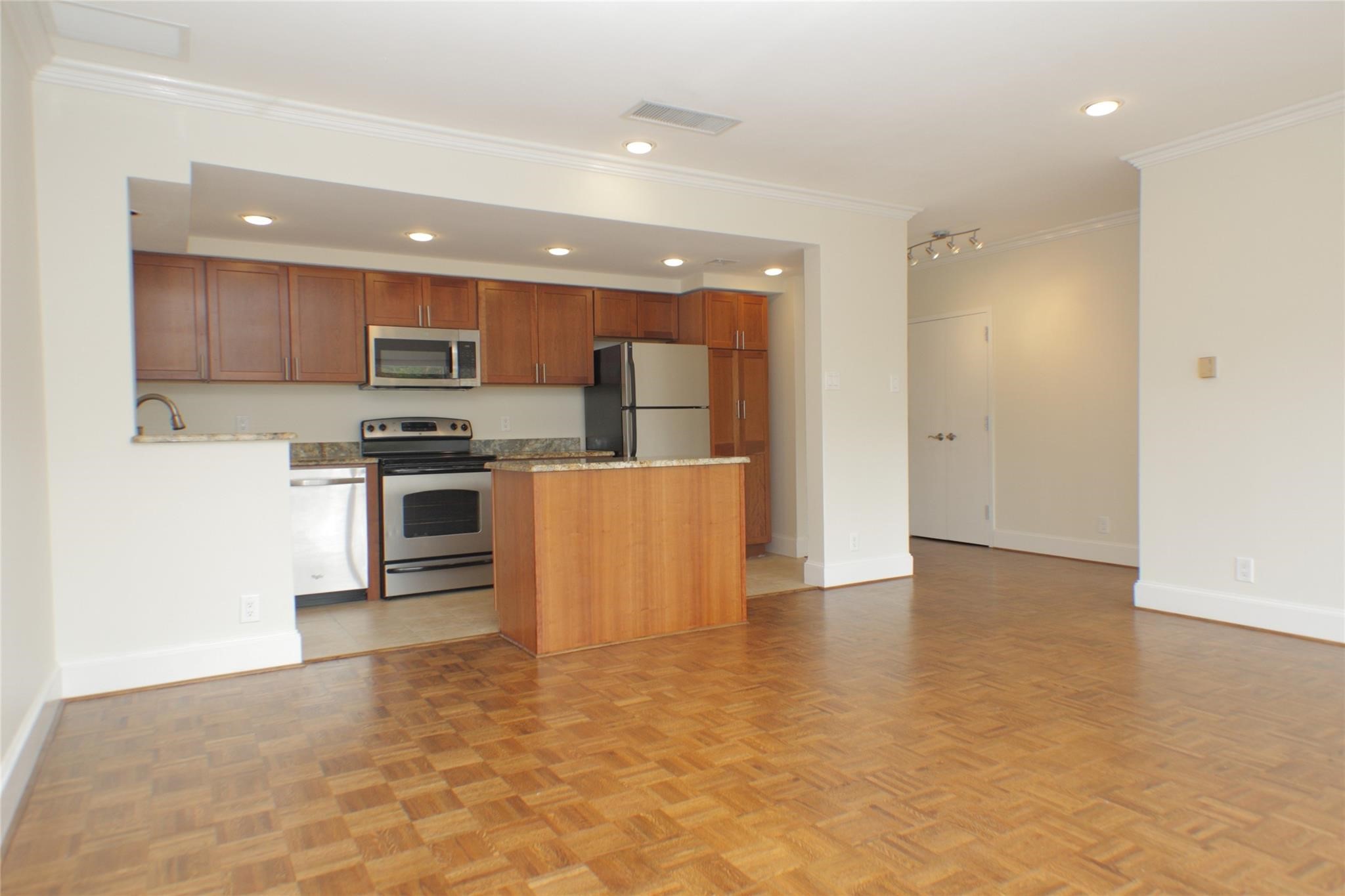 6211 W Northwest Highway Dallas TX 75225