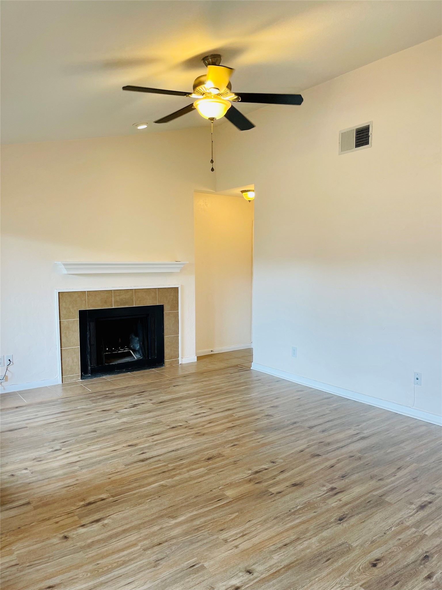 2106 Horizon Trail Arlington TX 76011