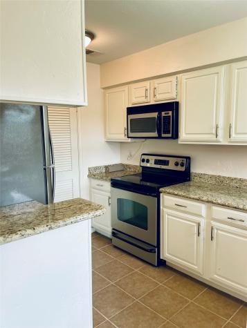 2106 Horizon Trail Arlington TX 76011