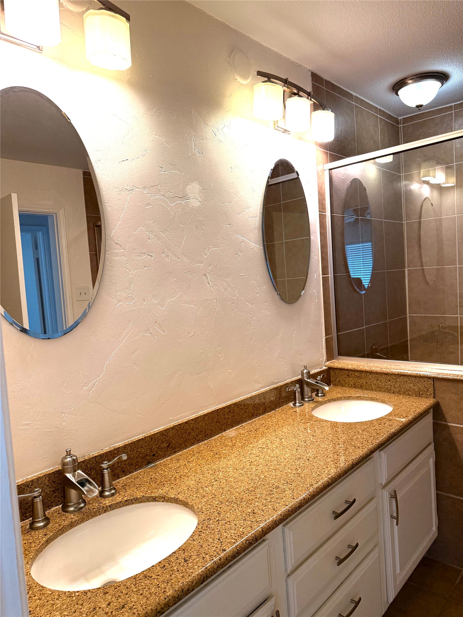 2106 Horizon Trail Arlington TX 76011