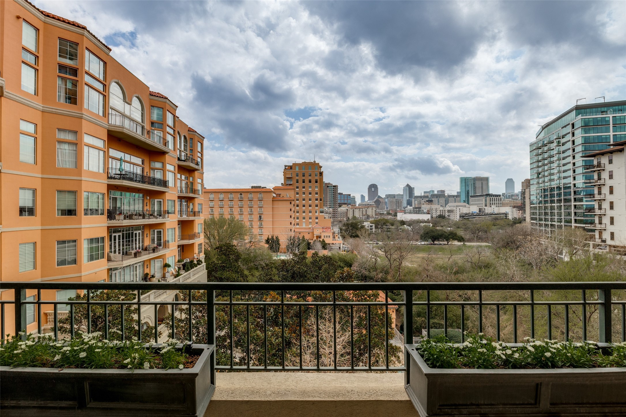 2828 Hood Street Dallas TX 75219