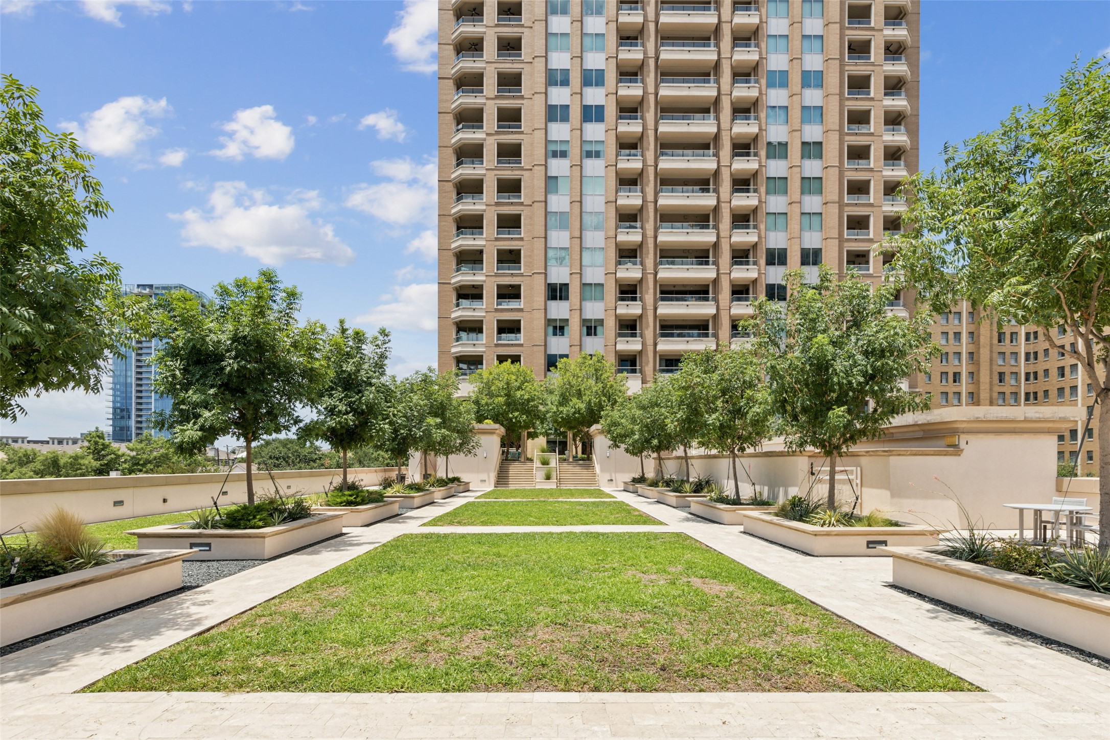 2300 Wolf Street Dallas TX 75201