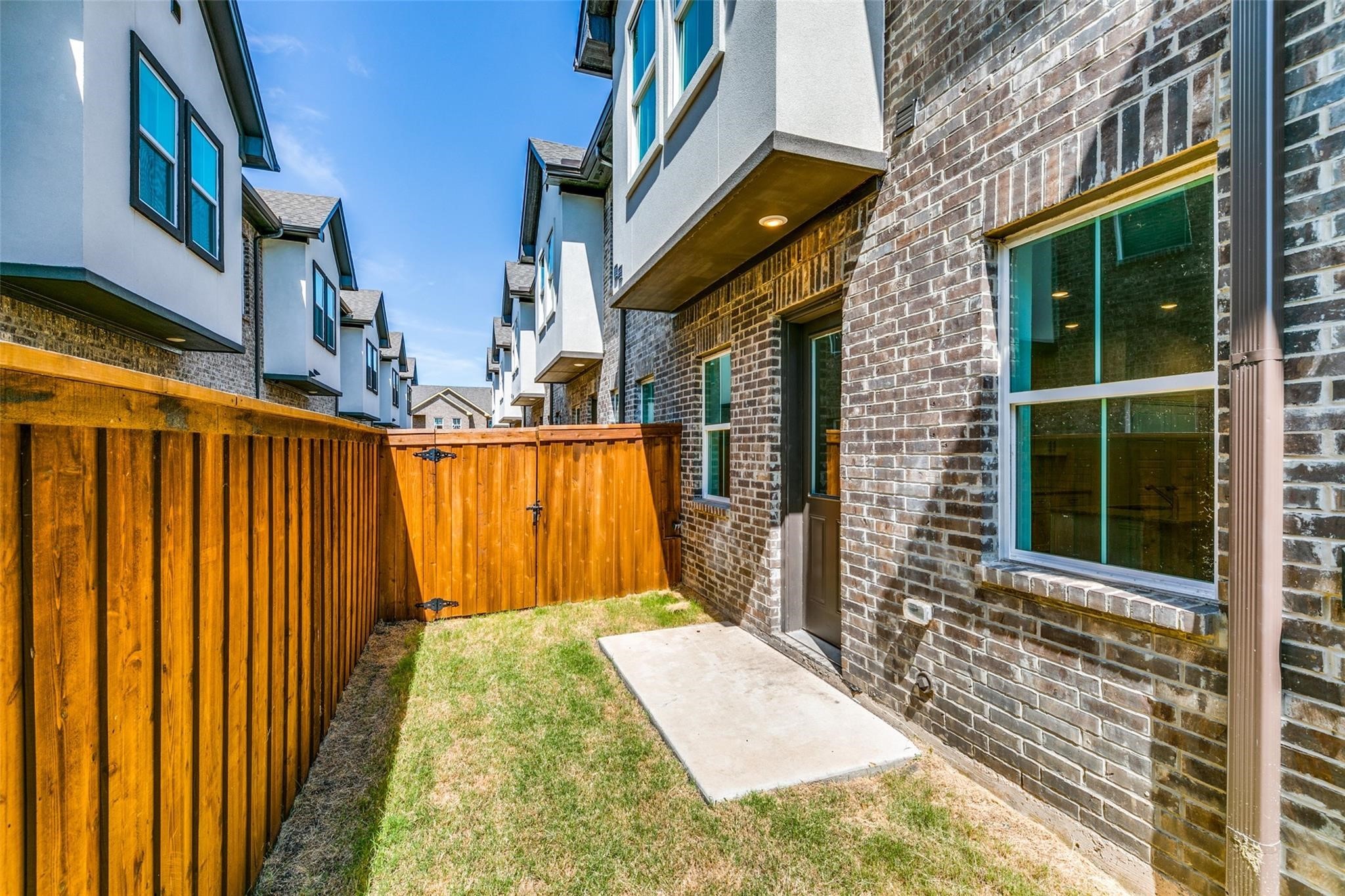 2418 Ash Lane Sachse TX 75048