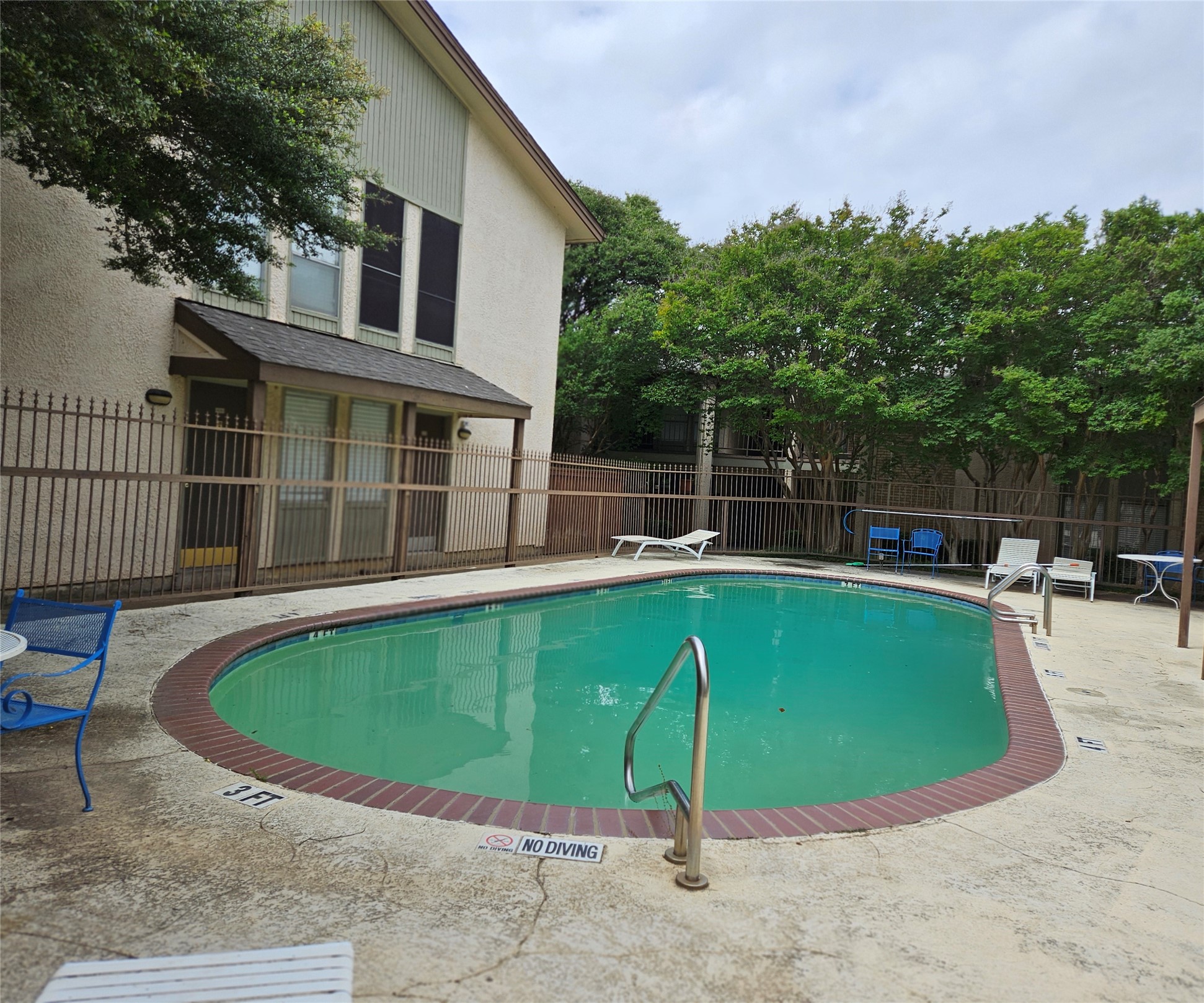 12816 Midway Road Dallas TX 75244