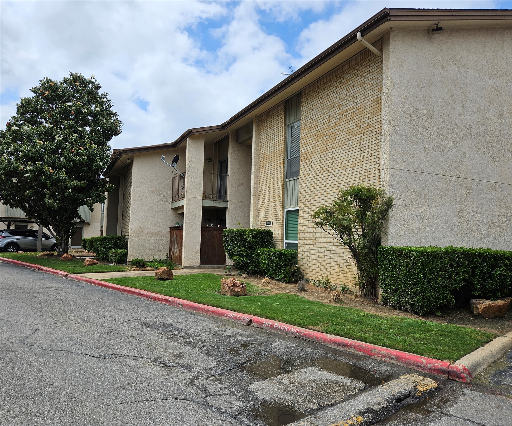 12816 Midway Road Dallas TX 75244