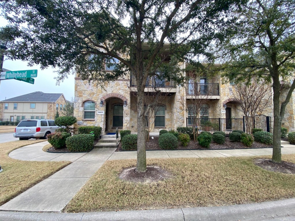8601 Whitehead Street Mckinney TX 75070