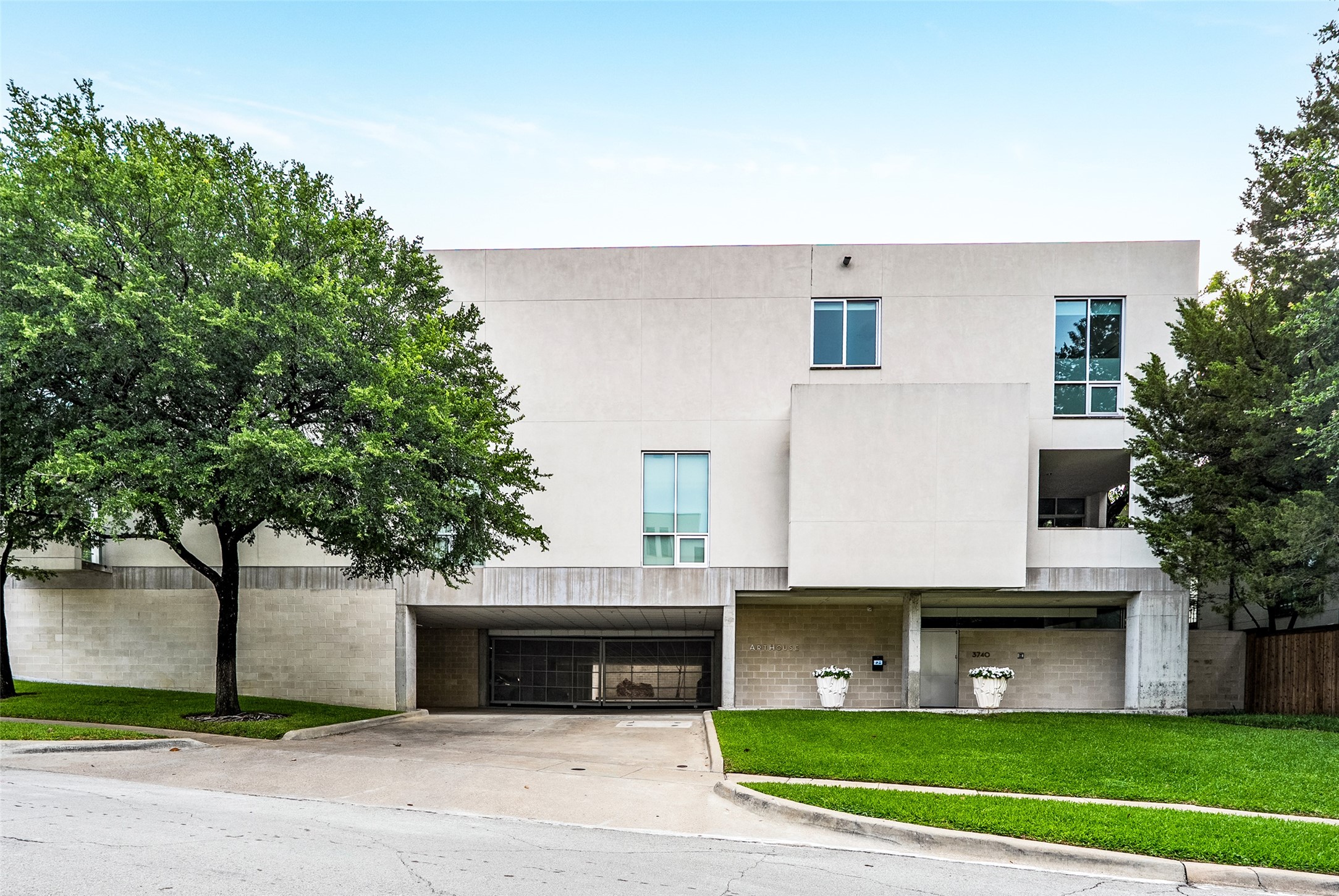 3740 Holland Avenue Dallas TX 75219