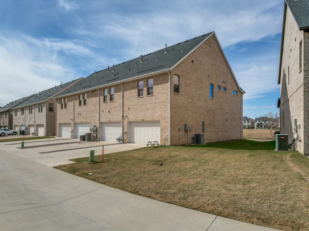 12964 Rockham Lane Farmers Branch TX 75234