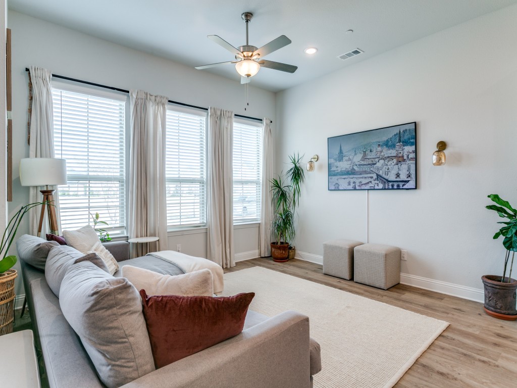 12964 Rockham Lane Farmers Branch TX 75234