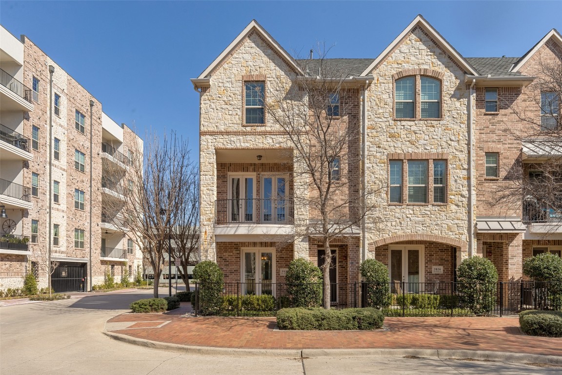 5038 Meridian Lane Addison TX 75001