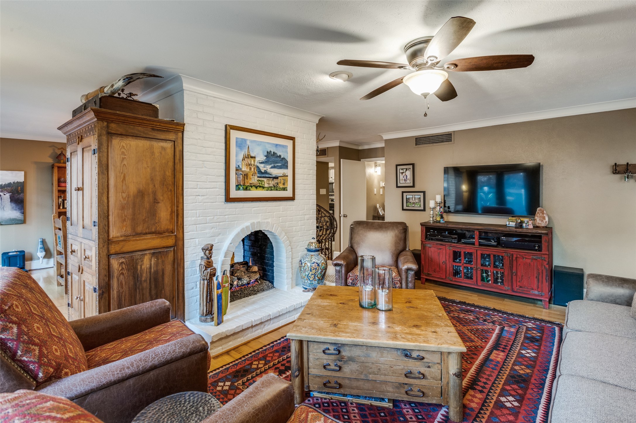 5930 Sandhurst Lane Dallas TX 75206