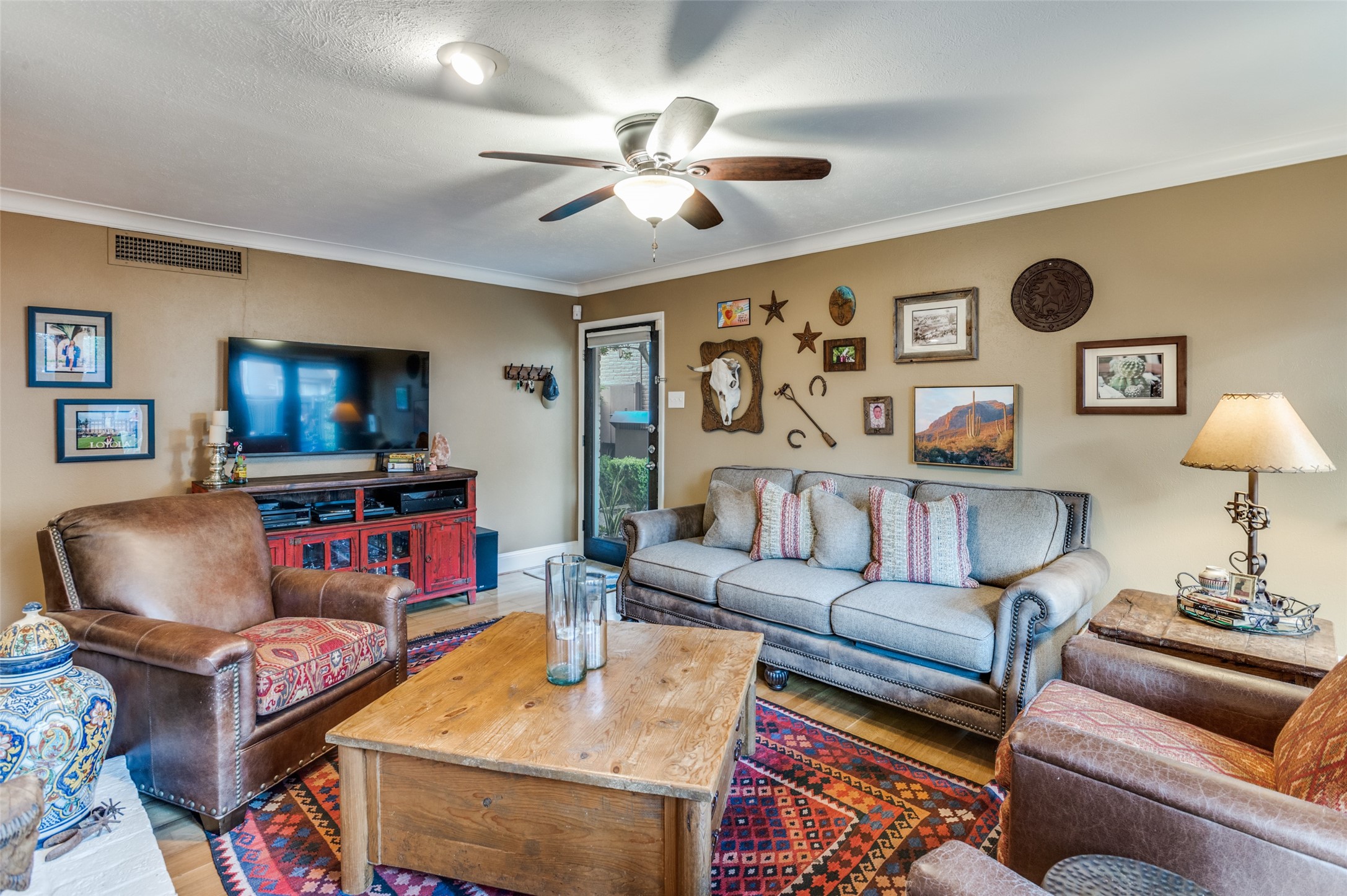 5930 Sandhurst Lane Dallas TX 75206