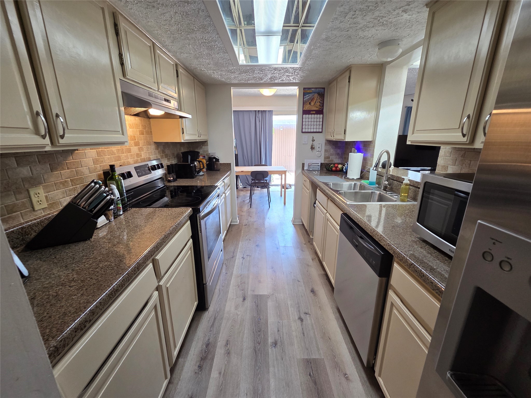 1402 S Carrier Parkway Grand Prairie TX 75051