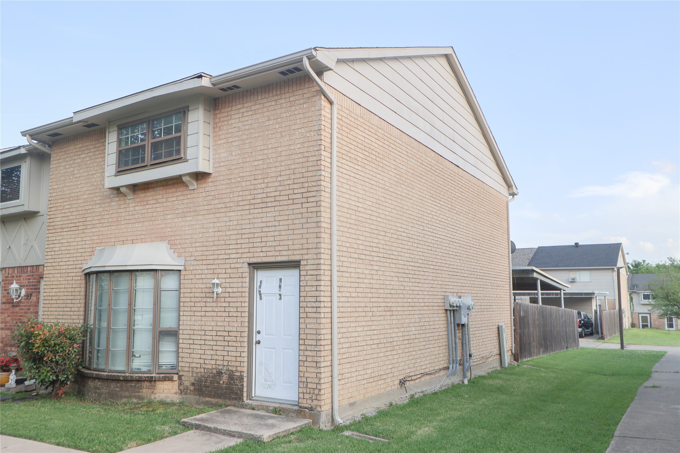 99 W Mountain Creek Drive Grand Prairie TX 75052