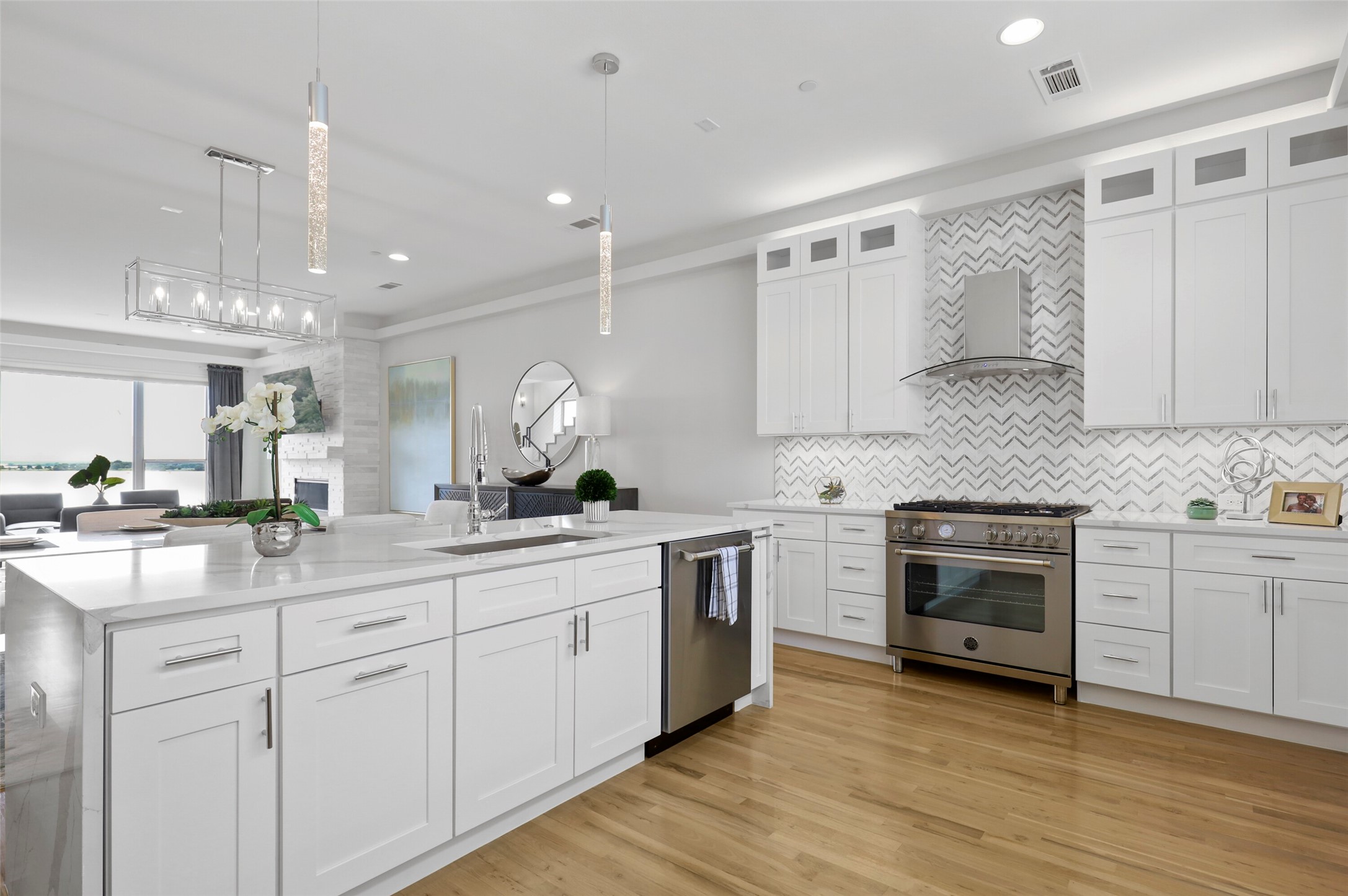 13001 Hutton Drive Farmers Branch TX 75234