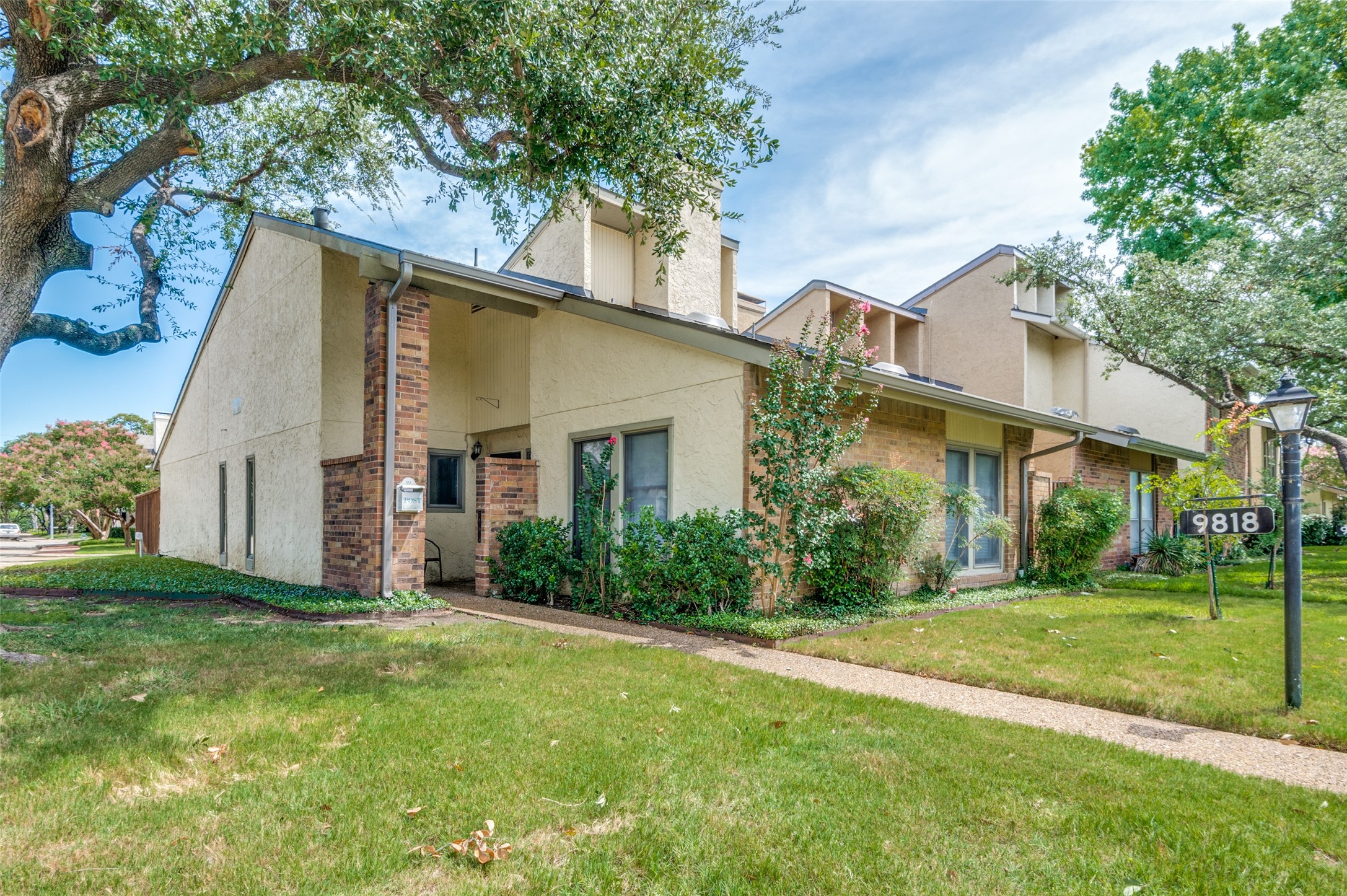 9818 Smokefeather Lane Dallas TX 75243