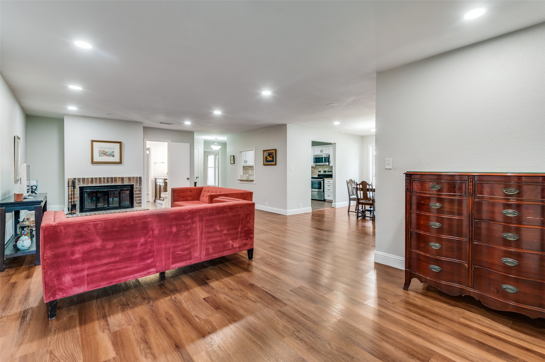 9818 Smokefeather Lane Dallas TX 75243
