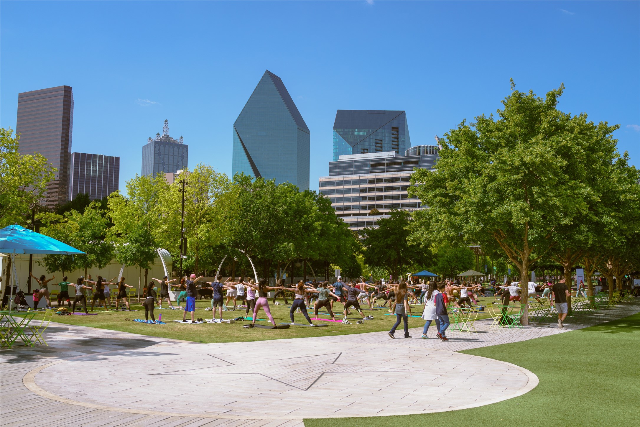 2025 Woodall Rodgers Freeway Dallas TX 75201