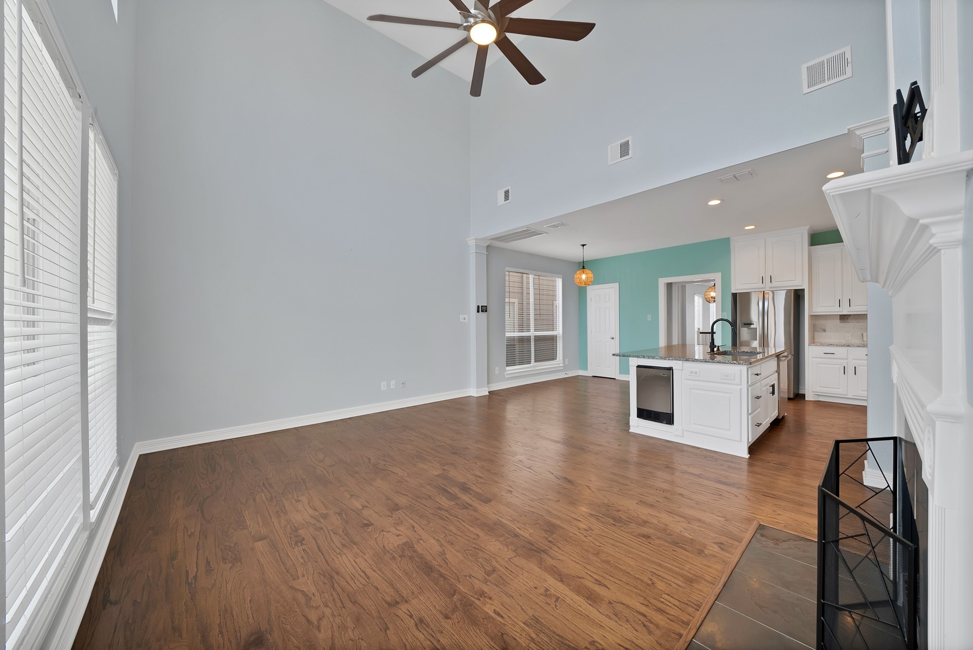 1015 W Bluff Street Fort Worth TX 76102