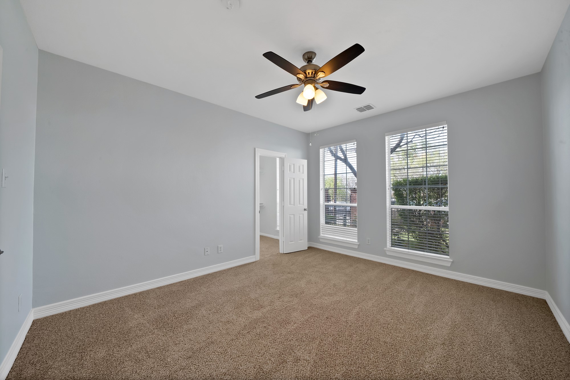 1015 W Bluff Street Fort Worth TX 76102