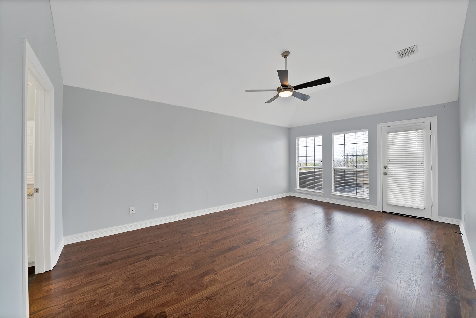 1015 W Bluff Street Fort Worth TX 76102