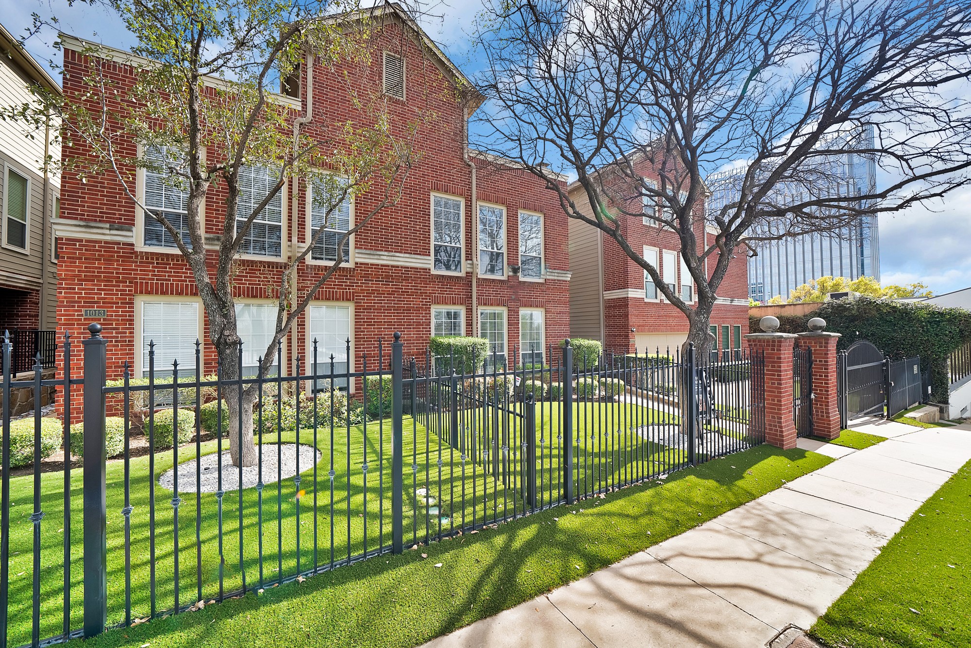 1015 W Bluff Street Fort Worth TX 76102