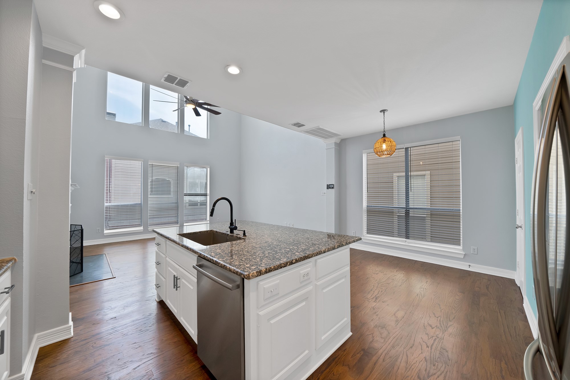 1015 W Bluff Street Fort Worth TX 76102