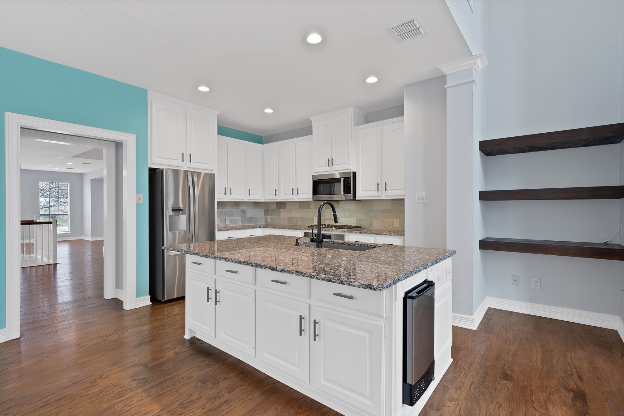 1015 W Bluff Street Fort Worth TX 76102
