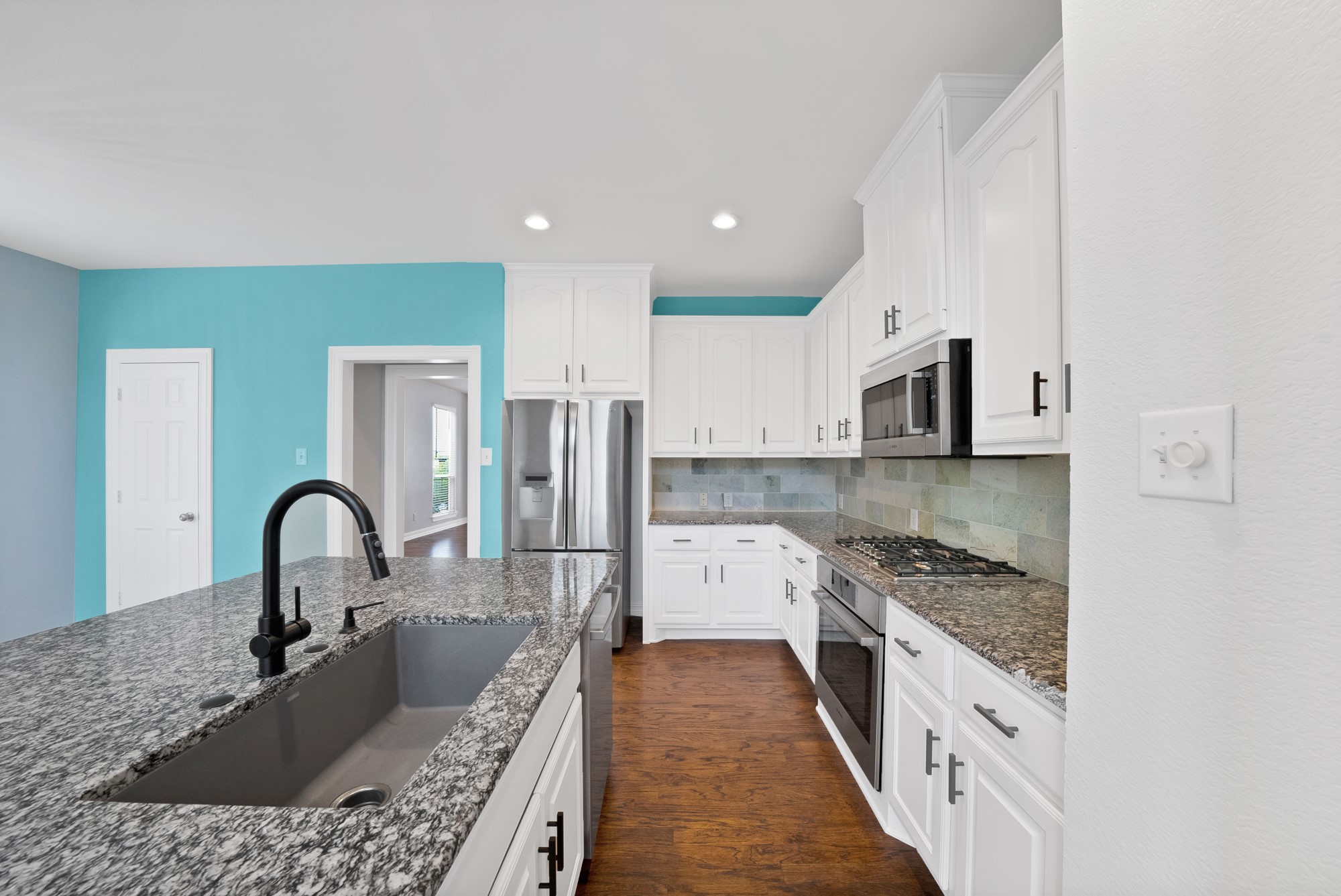 1015 W Bluff Street Fort Worth TX 76102