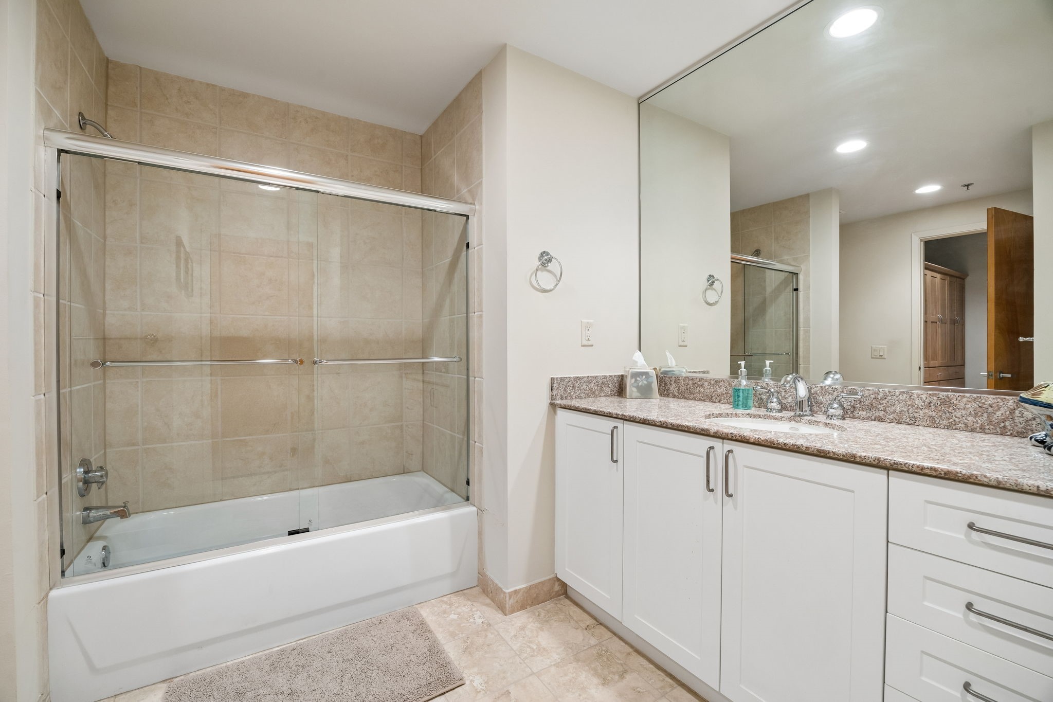 1999 Mckinney Avenue Dallas TX 75201