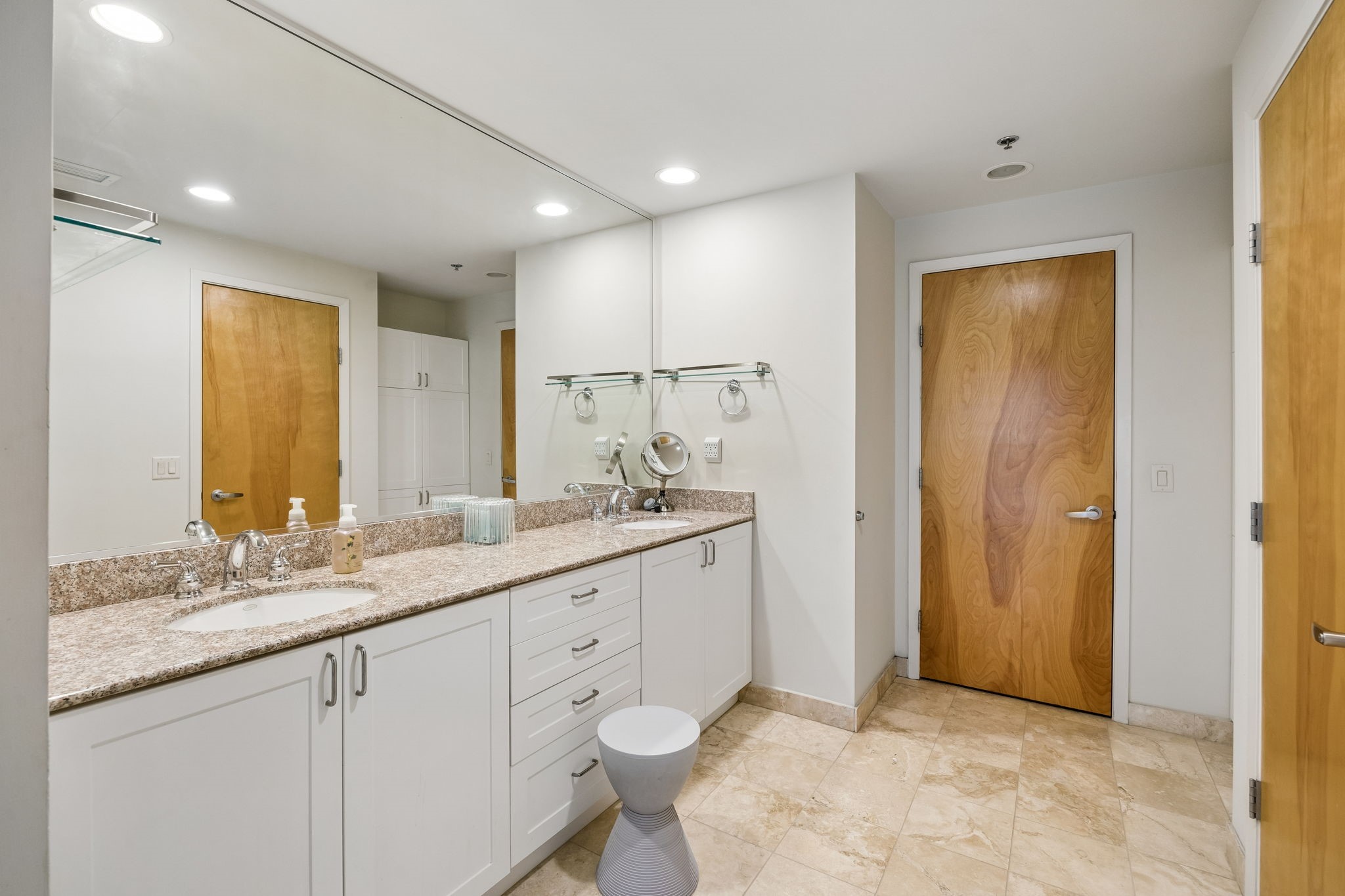 1999 Mckinney Avenue Dallas TX 75201