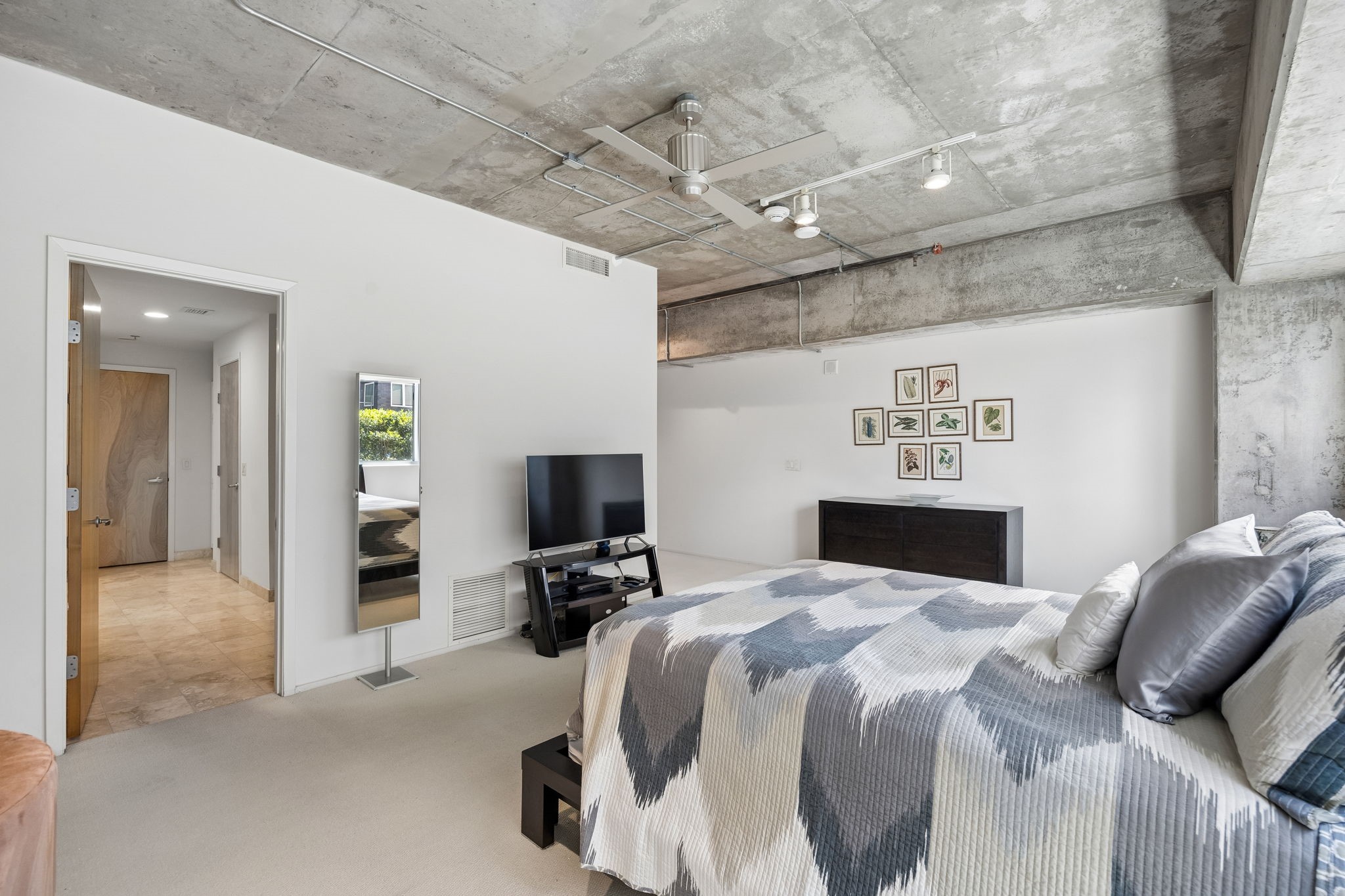 1999 Mckinney Avenue Dallas TX 75201