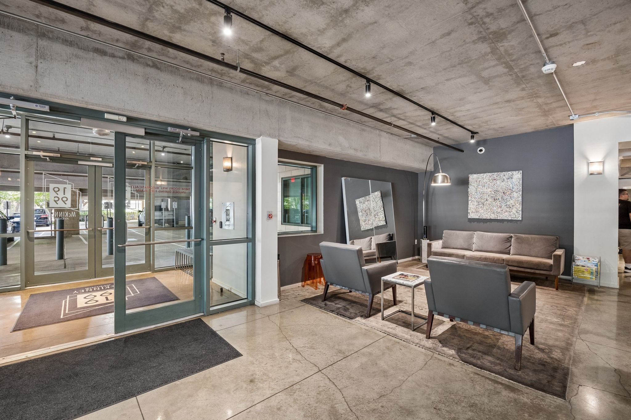 1999 Mckinney Avenue Dallas TX 75201