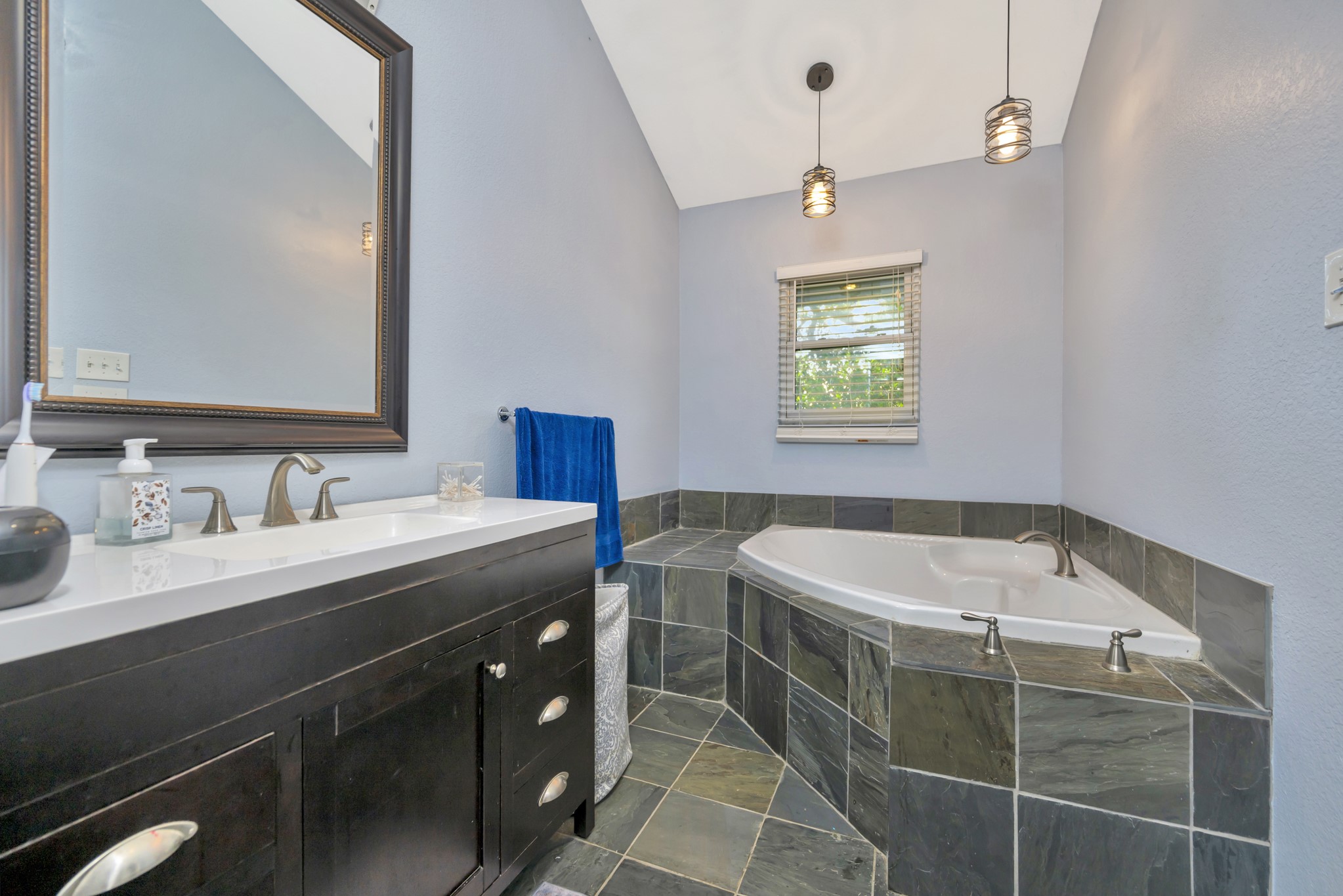 3115 Golden Oak Farmers Branch TX 75234