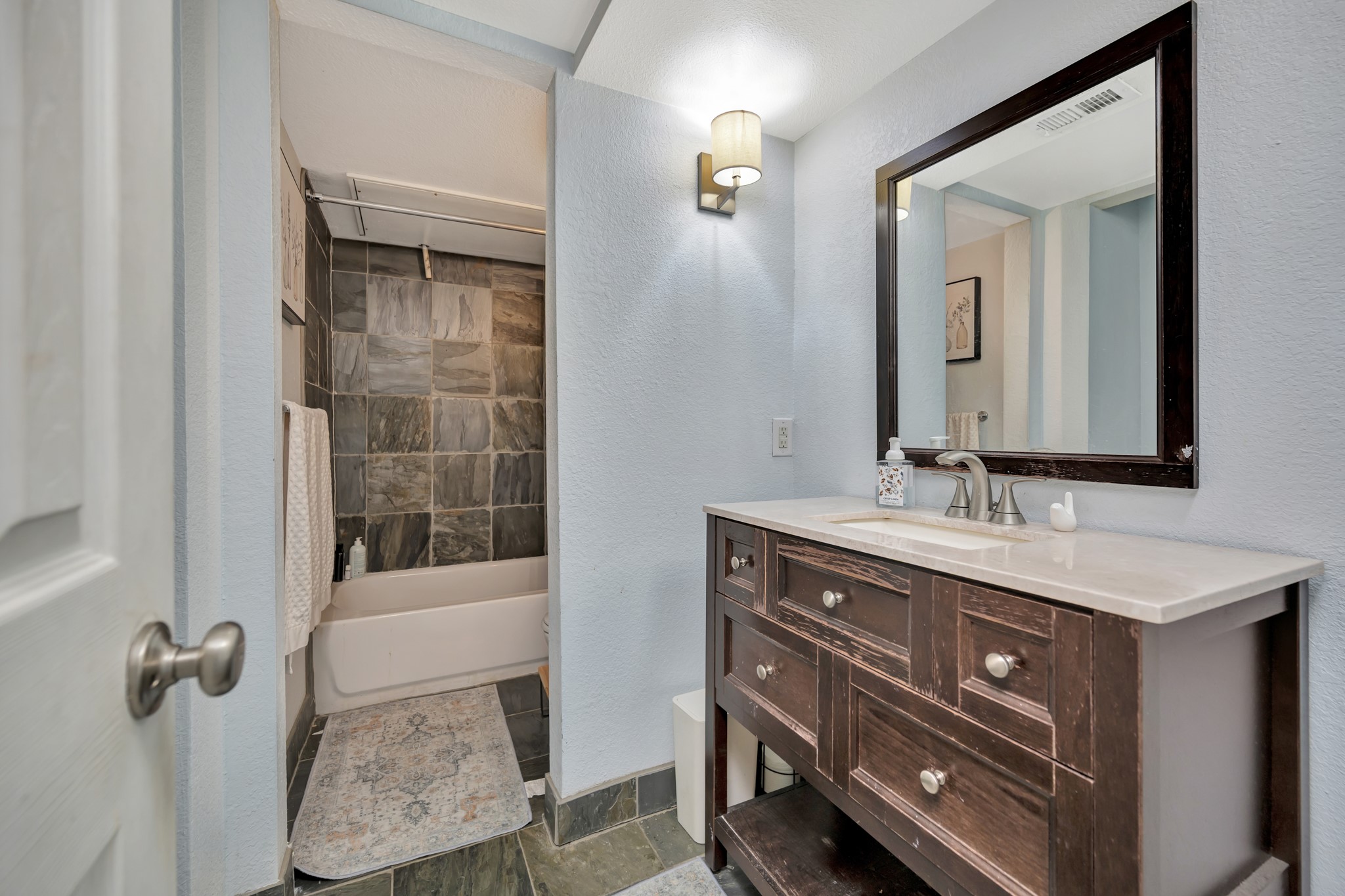 3115 Golden Oak Farmers Branch TX 75234