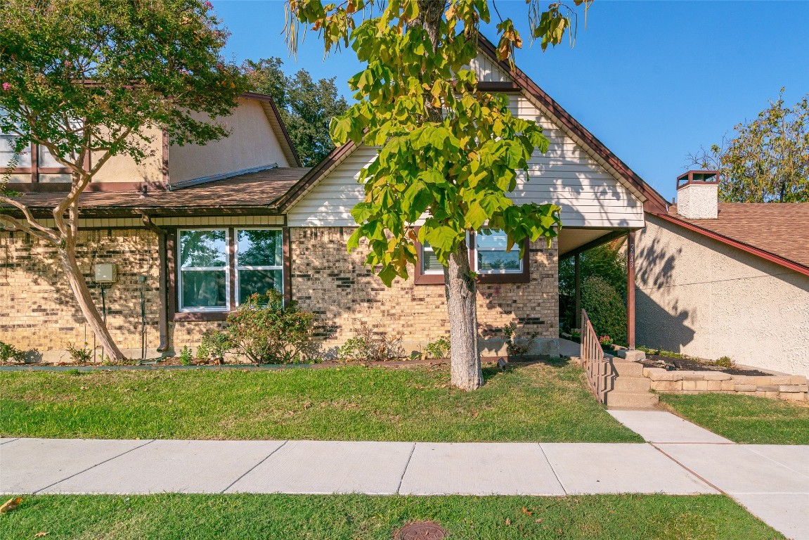 2043 Clubview Drive Carrollton TX 75006