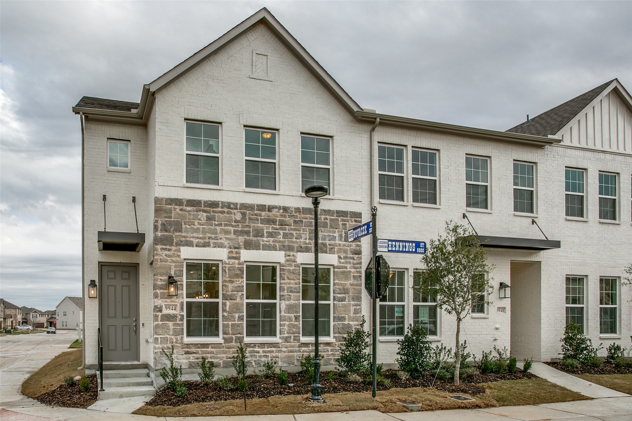 9944 Hennings Street Irving TX 75063