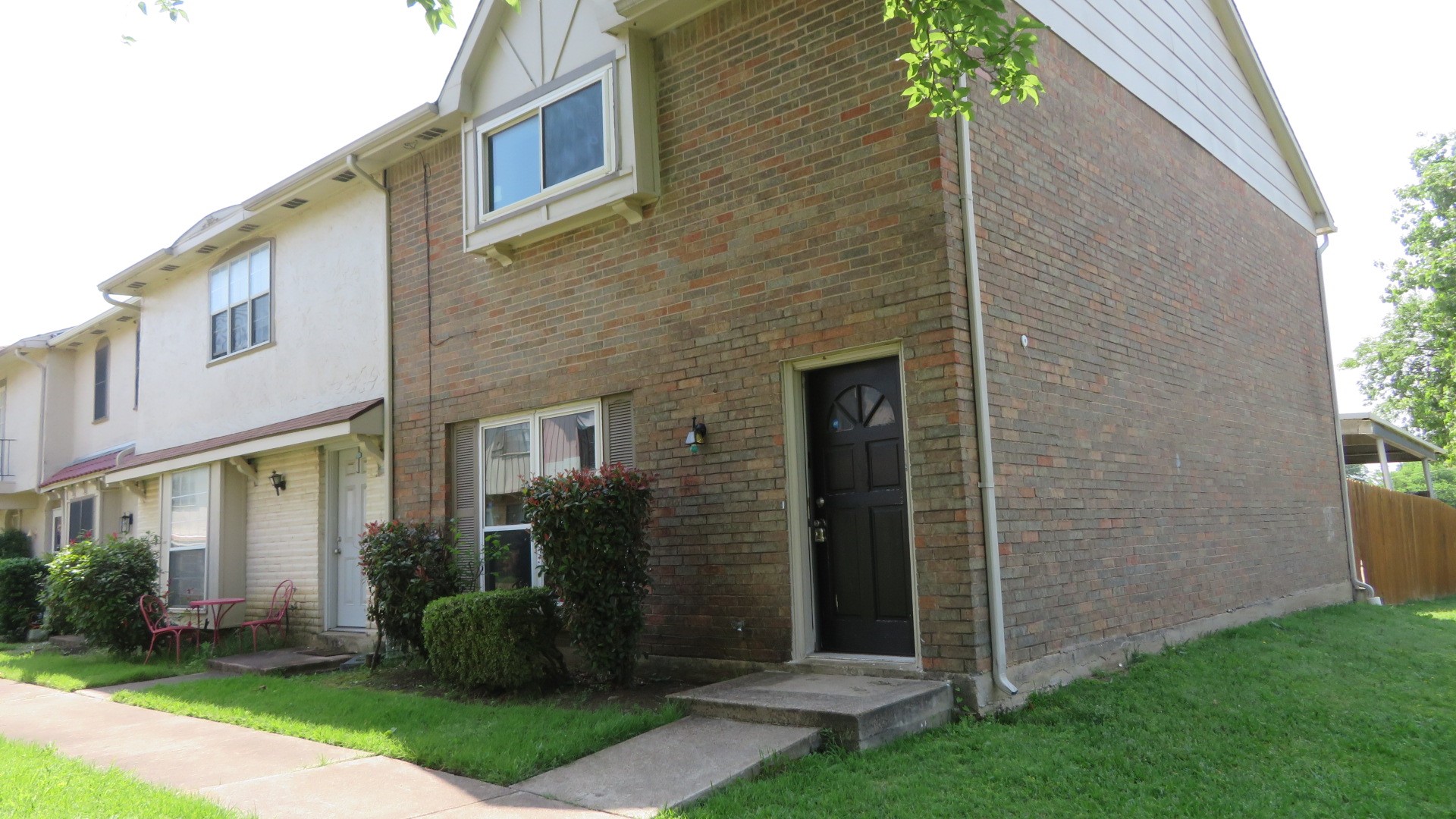 109 W Mountain Creek Drive Grand Prairie TX 75052