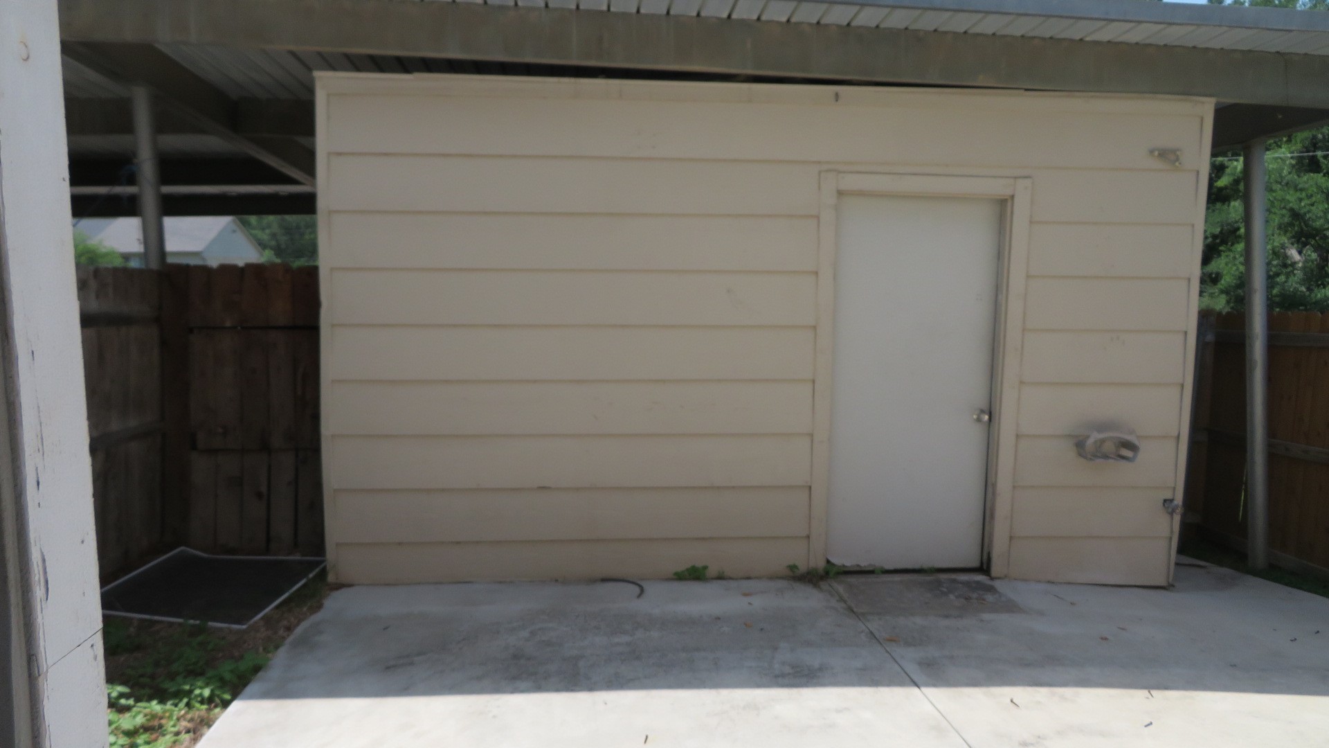 109 W Mountain Creek Drive Grand Prairie TX 75052