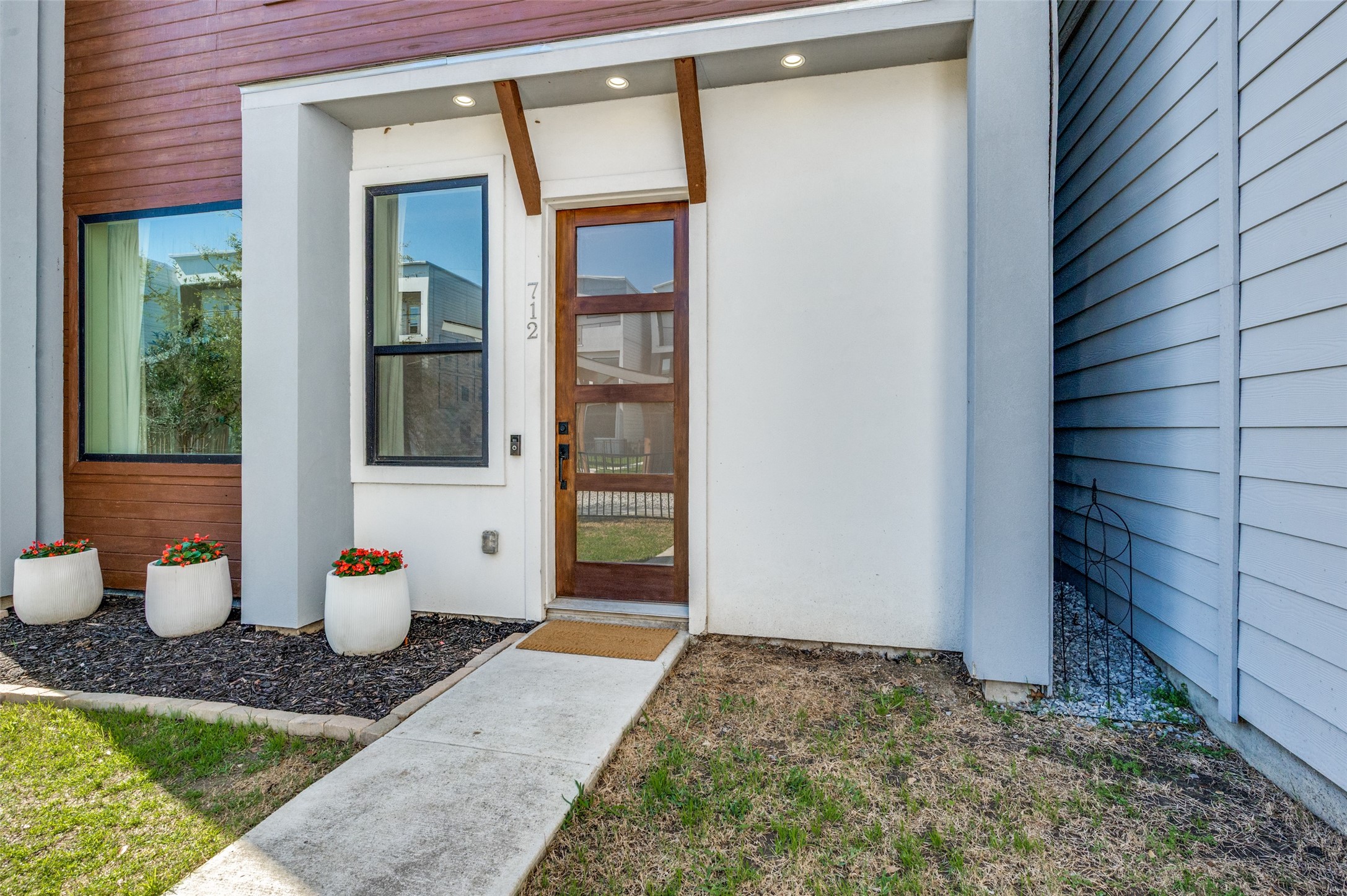 712 Rainwater Road Dallas TX 75218