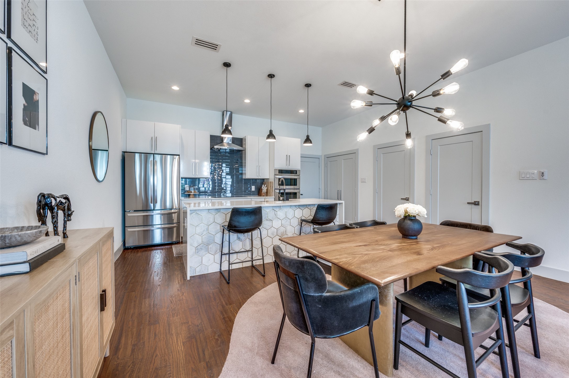 712 Rainwater Road Dallas TX 75218