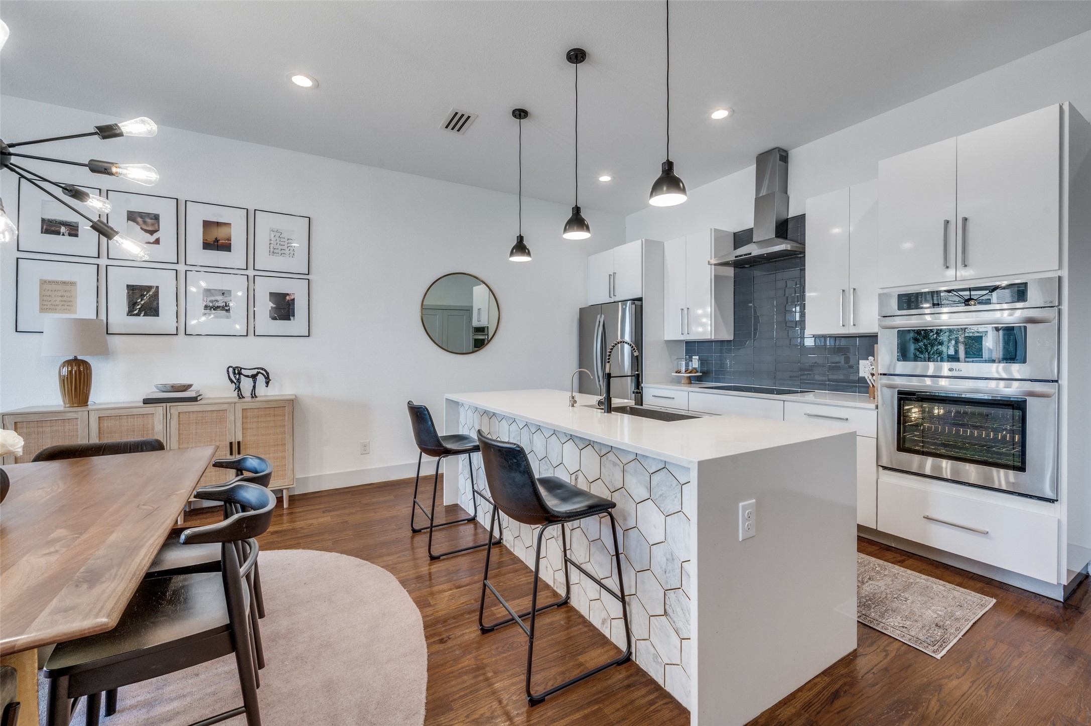 712 Rainwater Road Dallas TX 75218