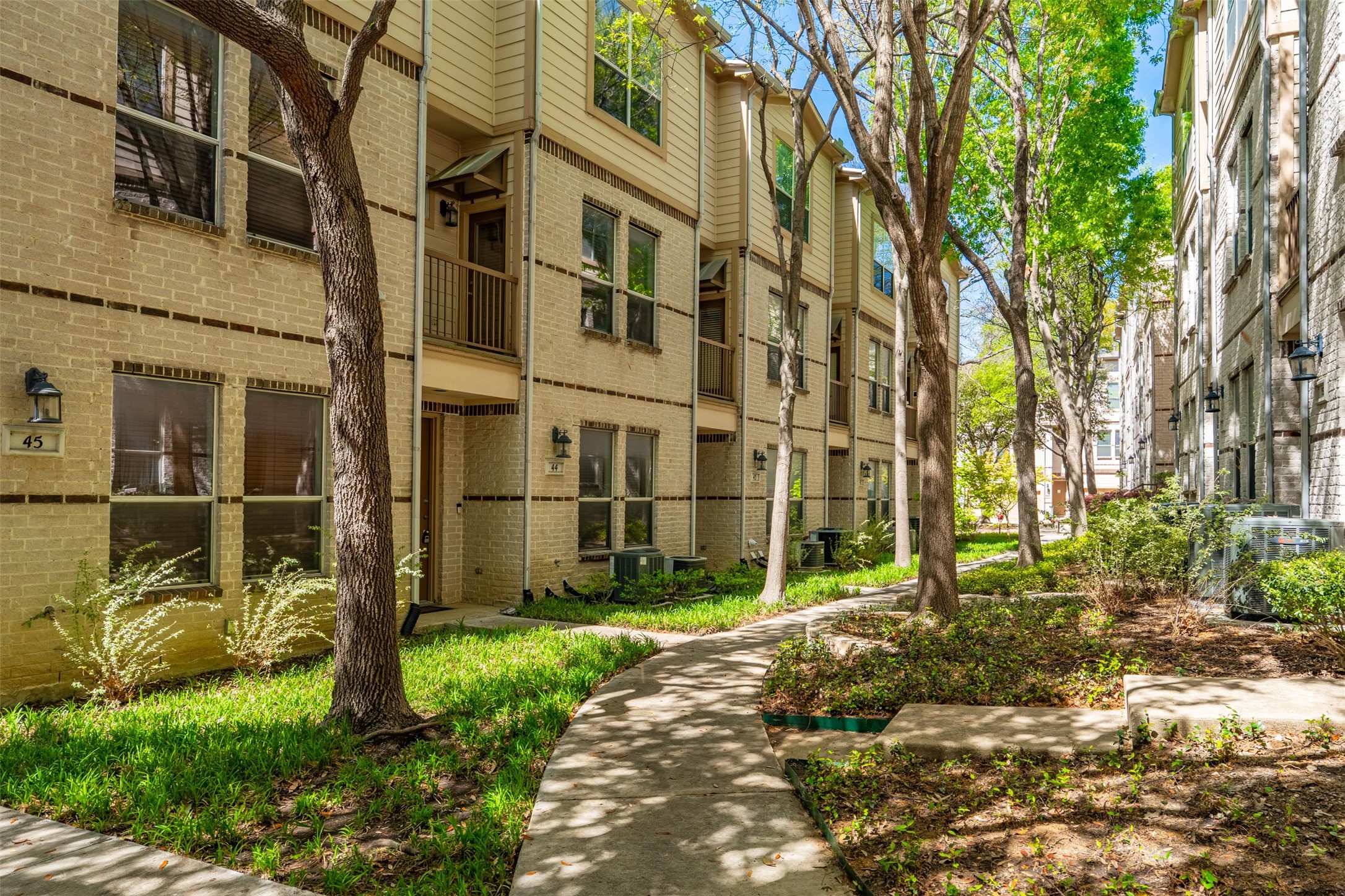 4830 Cedar Springs Road Dallas TX 75219