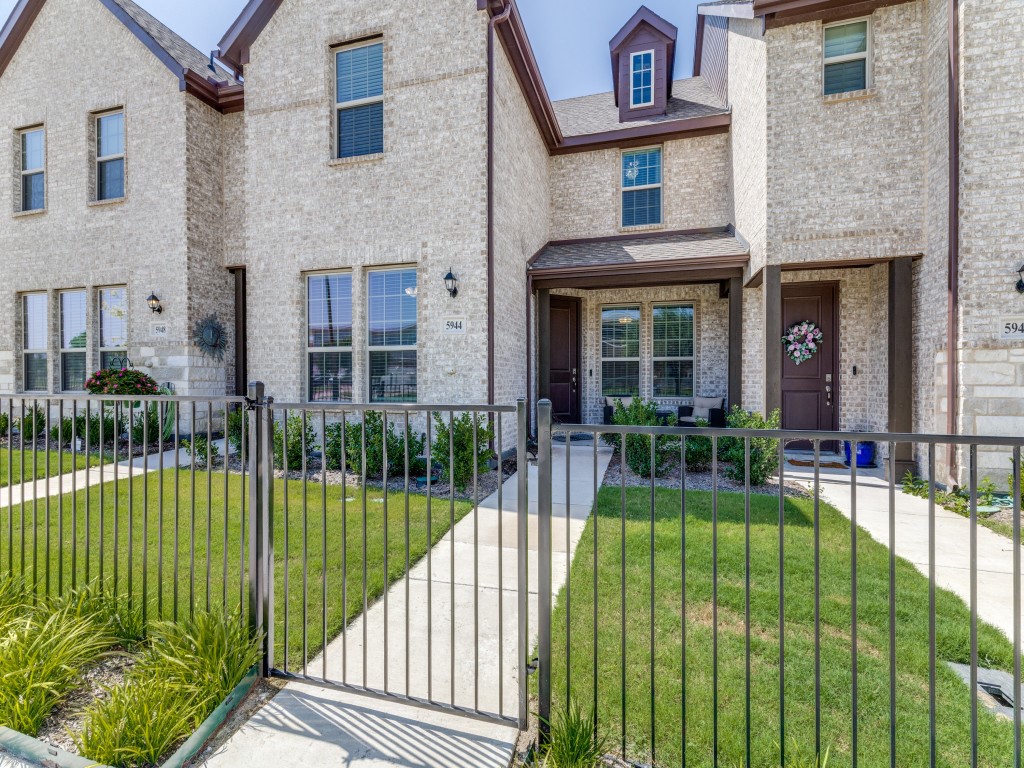 5944 Bursey Road Watauga TX 76148