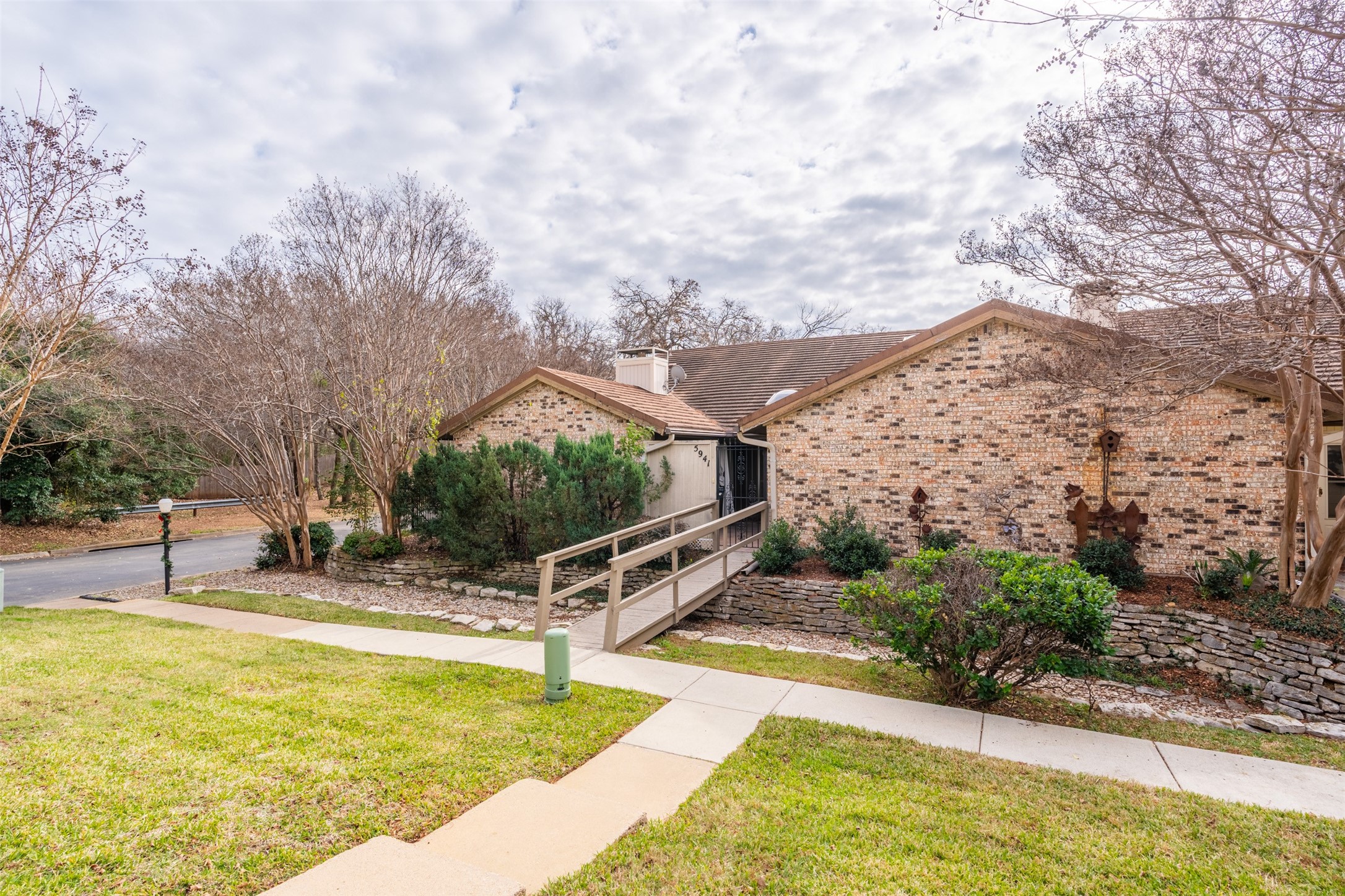 5941 Chimney Wood Circle Fort Worth TX 76112