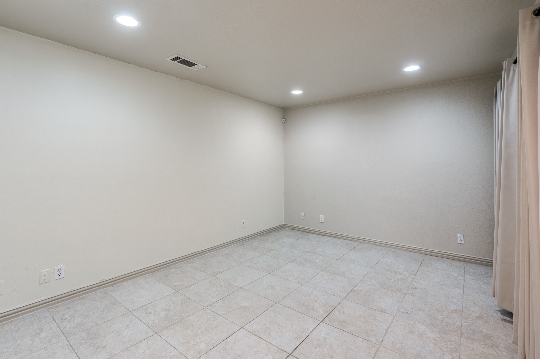 18240 Midway Road Dallas TX 75287